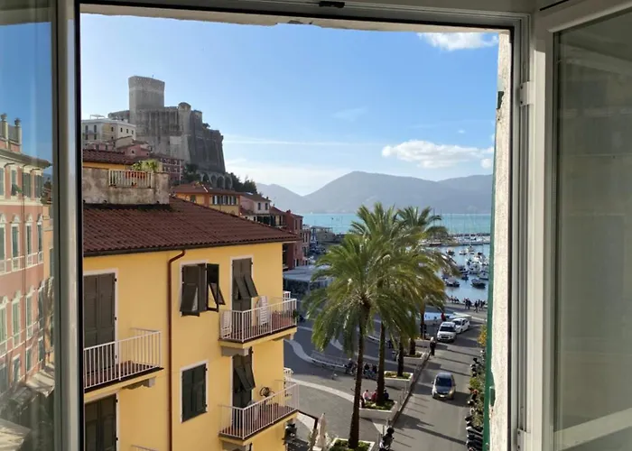 Apartment Bussola In Holidays - *